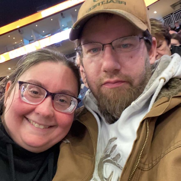 Amy Bogatzki - Poshmark Profile Picture of Amy Bogatzki (@amyann2009) on Poshmark