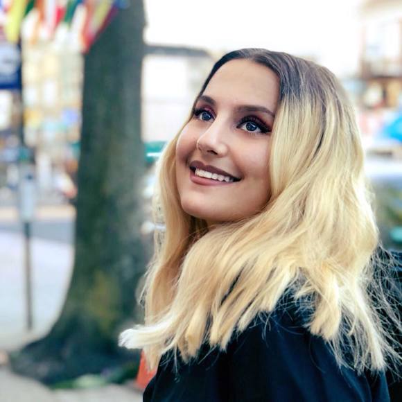 Profile Picture of Dženita Shabani (@dzenita_3) on Poshmark