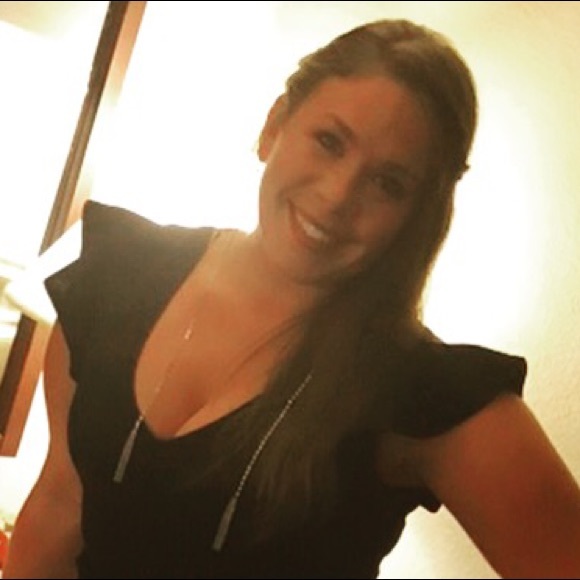 Profile Picture of Stacie Vaughn (@mstacie26) on Poshmark