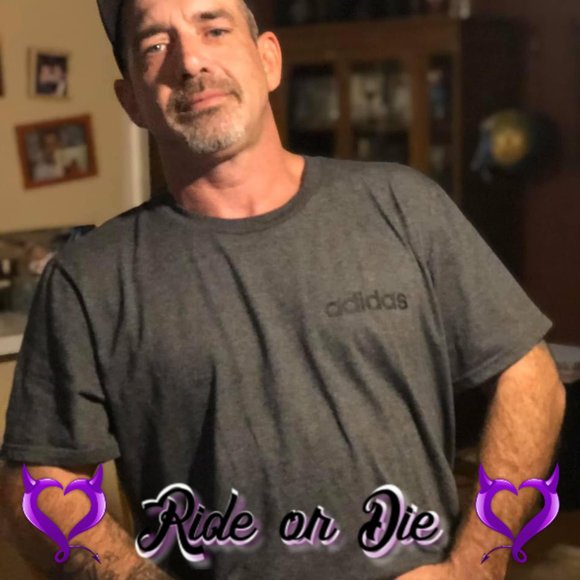 Profile Picture of Stephen Gillenwater (@s_gillenwater) on Poshmark