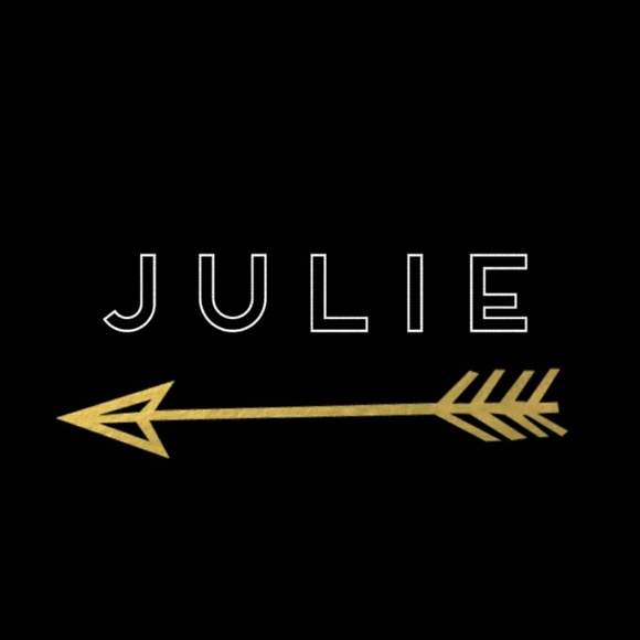 Profile Picture of Juliana Swanson (@julianakerstin) on Poshmark