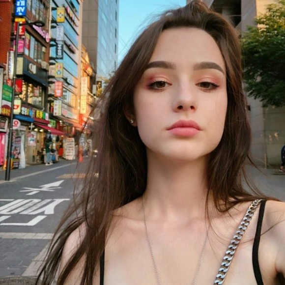 Profile Picture of Tony Ralph (@bwwhbt750mxp) on Poshmark