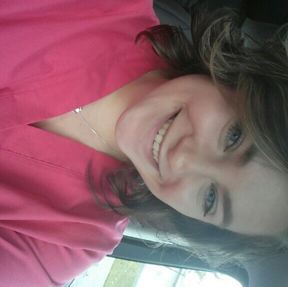 Profile Picture of Samantha Sherrill (@sam_sherrill) on Poshmark