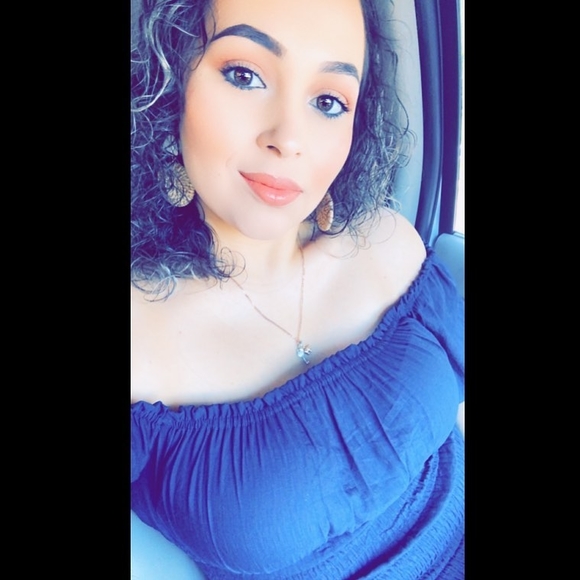 Profile Picture of Gabriela Hidalgo (@gabbiie92) on Poshmark