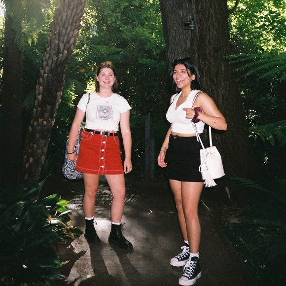 Georgia Elsworth - Poshmark Profile Picture of Georgia Elsworth (@georgiaels) on Poshmark