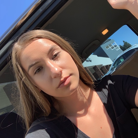 Profile Picture of Makenna Karlik (@makennakarlik) on Poshmark