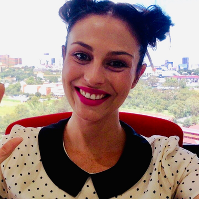 Profile Picture of Carly Barnes (@ShareGalCarly) on Twitter