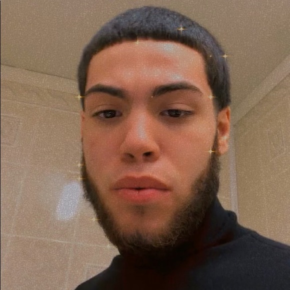 Profile Picture of Jorge Ortiz (@jorgeortiz298) on Poshmark