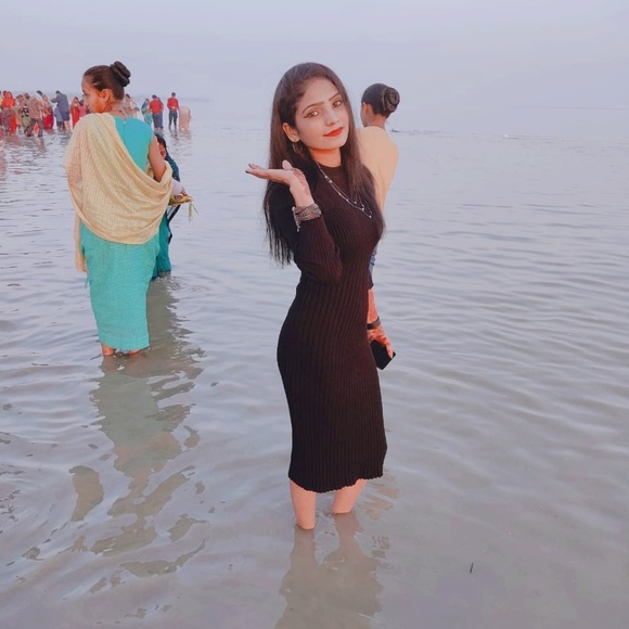 Profile Picture of Vibha Singh (@vibhasingh0717) on Poshmark