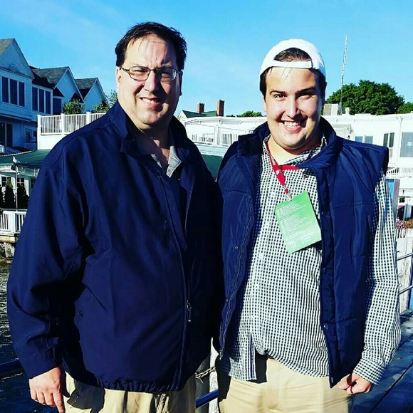 Profile Picture of Peter Krause (@pgkrause) on Poshmark