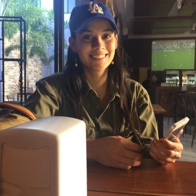 Profile Picture of Veronica (@CocoNuttg) on Twitter
