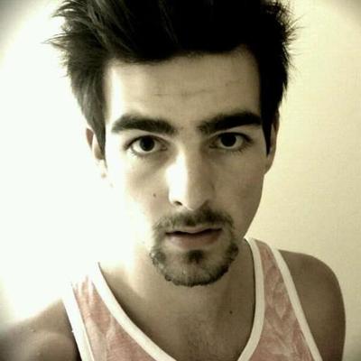 Profile Picture of Andrew Moor (@flashgreen8) on Twitter