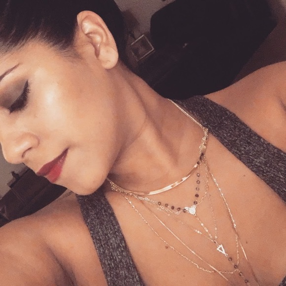 Profile Picture of Escarleth Letona (@escarleth17) on Poshmark