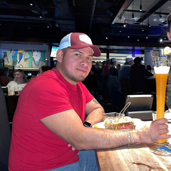 Profile Picture of Ervin Gonzalez (@ervingonzale970) on Poshmark