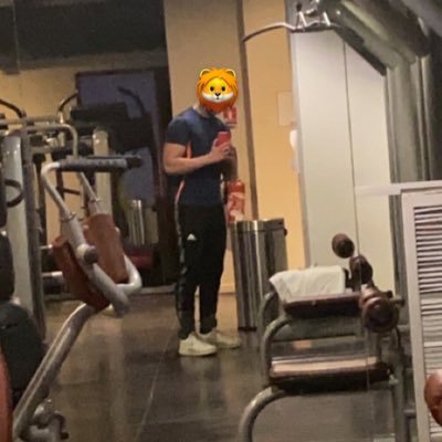 Profile Picture of R.O (@RollesAMG69) on Twitter
