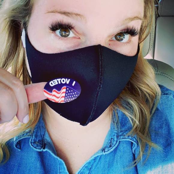 Profile Picture of Jenna Jungferman (@jennajungferman) on Poshmark