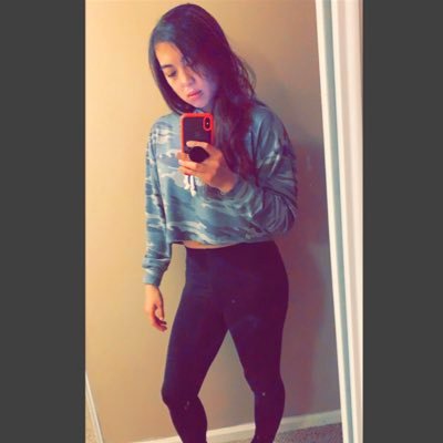 Profile Picture of Monica Nguyen  ✌️ (@MonicaKimha) on Twitter