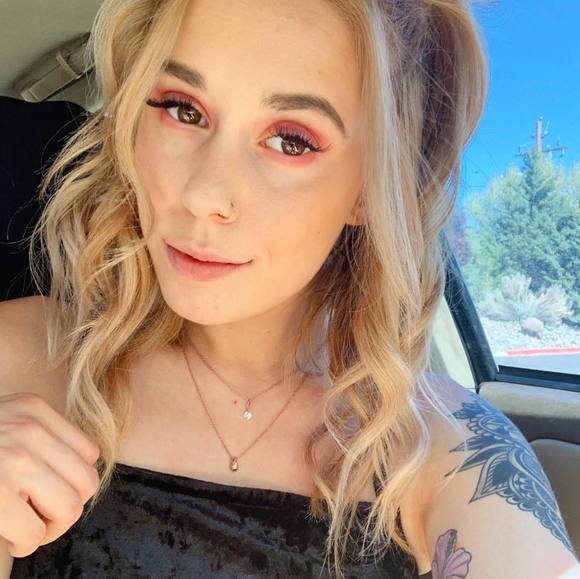 Profile Picture of Shaylynn Call (@shaylynn998) on Poshmark