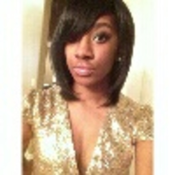 Profile Picture of Amber Totten (@atotten_) on Poshmark
