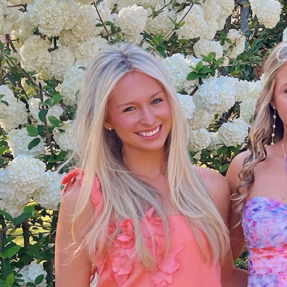 Profile Picture of Haley Peek (@hpeek17) on Poshmark