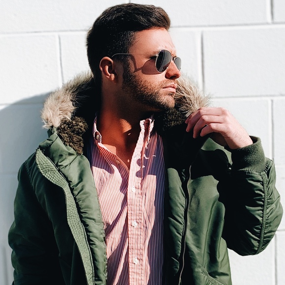 Profile Picture of Hunter Hewett (@hchewett) on Poshmark