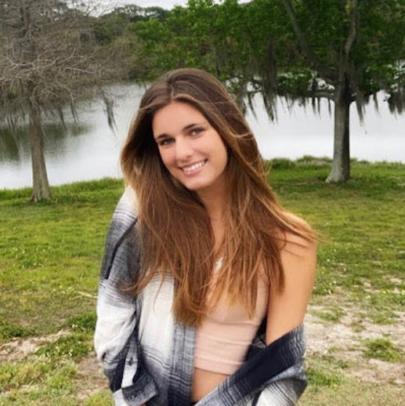Profile Picture of Leah Pruitt (@lapruitt0726) on Poshmark