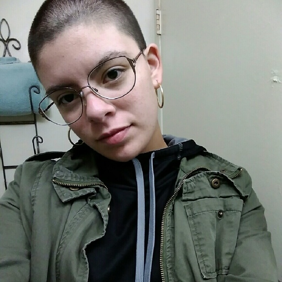 Profile Picture of Isabela Rivera (@bellarivera84) on Poshmark