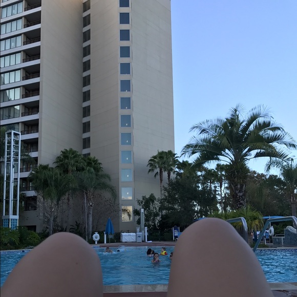 Profile Picture of Emma Wawrzyniak (@ewaz99) on Poshmark