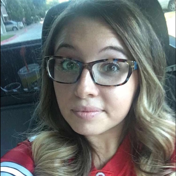 Alex Kester - Poshmark Profile Picture of Alex Kester (@aekester) on Poshmark