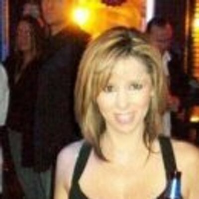 Profile Picture of Debbie Winfield (@sunsetgirl2009) on Twitter