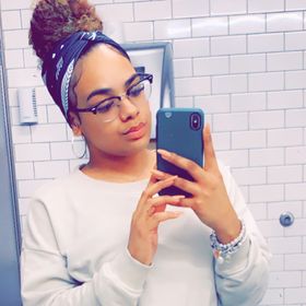 Profile Picture of Destiny (@curly_des) on Pinterest