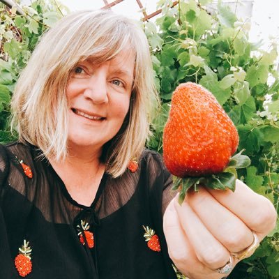 Profile Picture of Lisa McKinnon (@805foodie) on Twitter