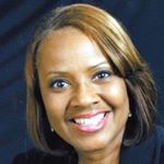 Profile Picture of Lisa Speakes (@speakestravel) on Instagram