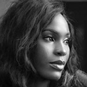 Profile Picture of LaReine (@LaReineJay) on Twitter