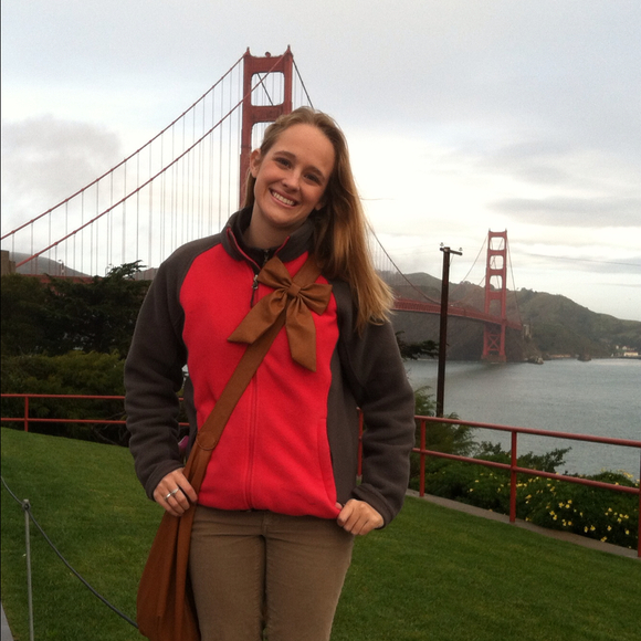 Profile Picture of Stephanie Moore (@smoore123091) on Poshmark