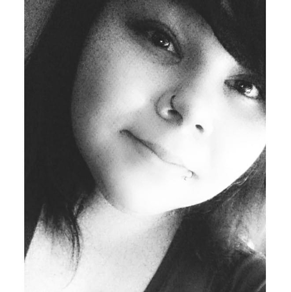 Profile Picture of Mykayla Forgey (@mykaylaforsberg) on Poshmark