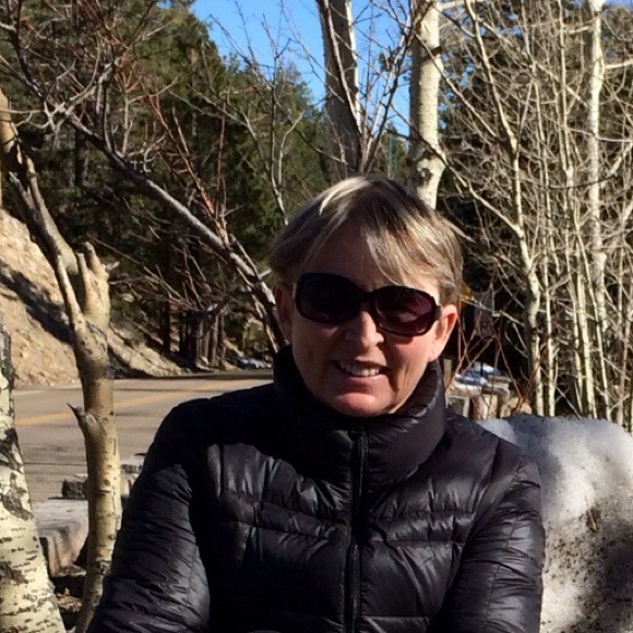 Profile Picture of Kathy Shimada (@kaboda) on Poshmark