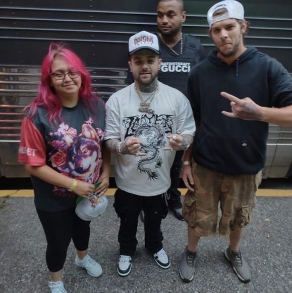 Brett Hibma - Poshmark Profile Picture of Brett Hibma (@bretthibma) on Poshmark