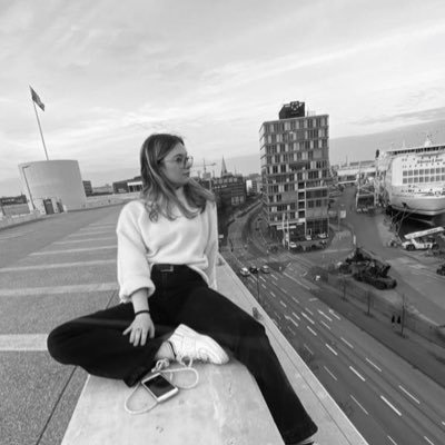 Profile Picture of Kim Sina Stange (@SinaStange) on Twitter