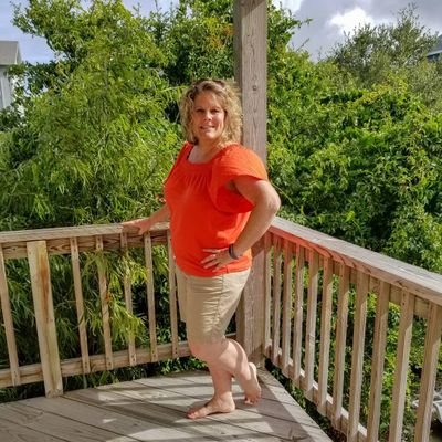 Profile Picture of Jennifer Decker Wolf (@MommaWolf75) on Twitter