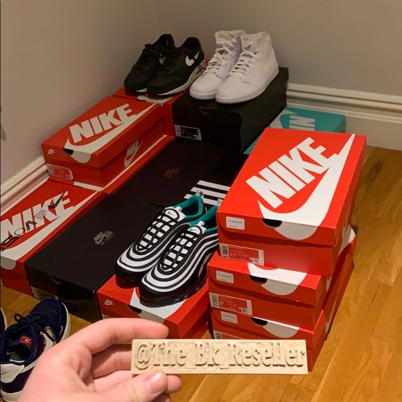 Profile Picture of Jacob Esses (@the_bk_reseller) on Poshmark