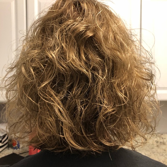 Sandy Benash - Poshmark Profile Picture of Sandy Benash (@sandybenash) on Poshmark