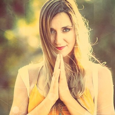 Profile Picture of Amy Thiessen (@AmyThiessenLive) on Twitter