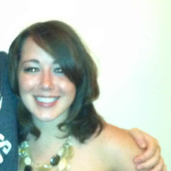 Profile Picture of Lauren Kross (@lkross11) on Poshmark