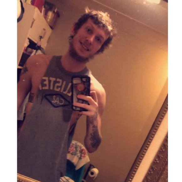 Tyler Mounts - Poshmark Profile Picture of Tyler Mounts (@dixieboy420) on Poshmark