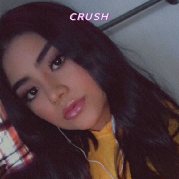 Profile Picture of Alondra Quintero (@aloquintero4) on Poshmark