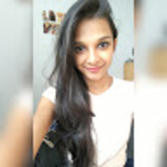 Profile Picture of Anjali Patel (@anjalip1397) on Poshmark