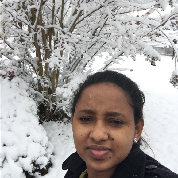 Profile Picture of Meseret Ayor (@missy_tena) on Poshmark