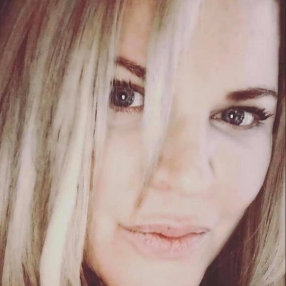 Profile Picture of Clover Devaney (@cloverdevaney) on Poshmark