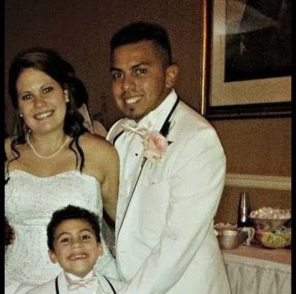 Profile Picture of Arielle Aragon (@ariellearagon) on Poshmark